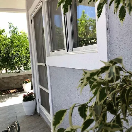 Chrysanthi's Apartament