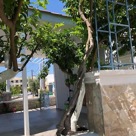 Apartment Chrysanthi's *