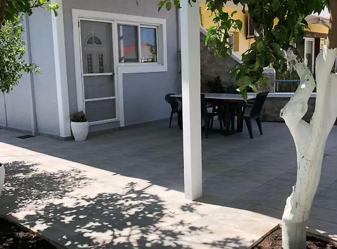 Chrysanthi's Apartmán Faliraki